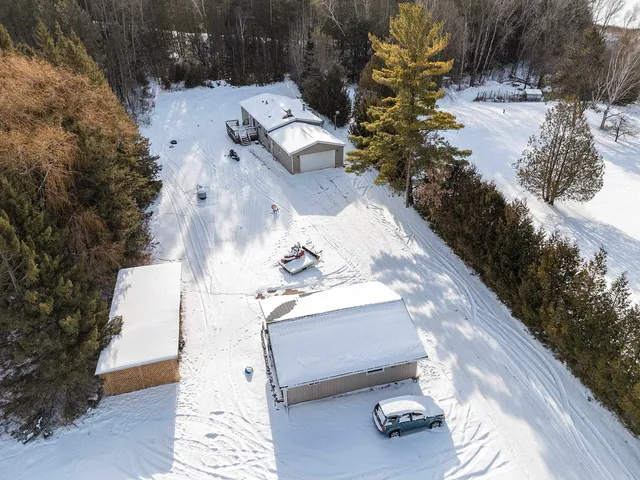 $279,900 | W10203 County Road B, Coleman, WI 54112