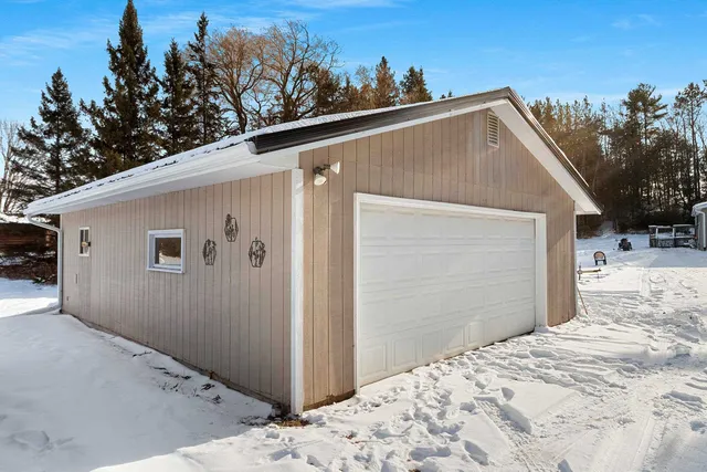 $279,900 | W10203 County Road B, Coleman, WI 54112