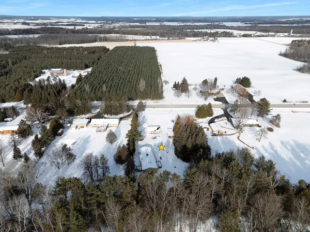 $279,900 | W10203 County Road B, Coleman, WI 54112