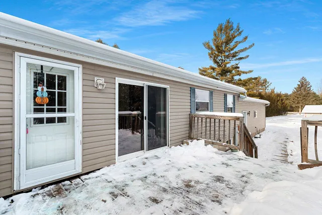 $279,900 | W10203 County Road B, Coleman, WI 54112