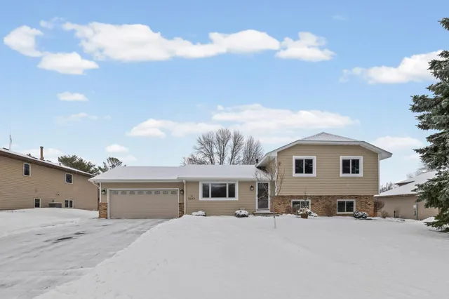 $425,000 | 9142 Lanewood Lane North, Maple Grove, MN 55369