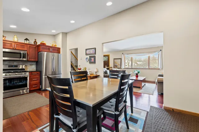 $425,000 | 9142 Lanewood Lane North, Maple Grove, MN 55369