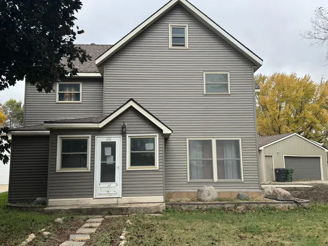 $182,000 | 406 4th Street, Rushmore, MN 56168