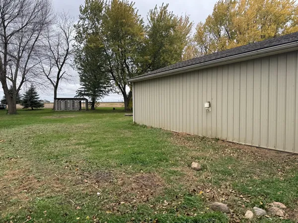 $159,900 | 406 4th Street, Rushmore, MN 56168