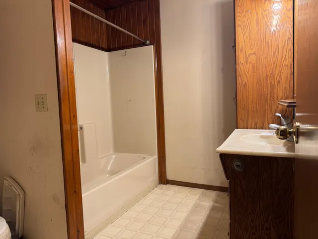 $178,000 | 406 4th Street, Rushmore, MN 56168