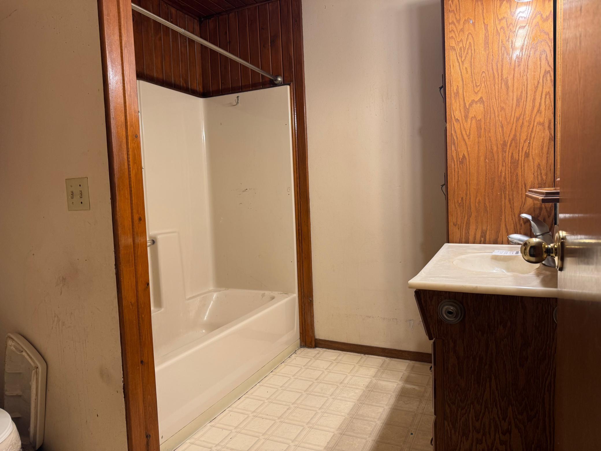 406 4th Street Rushmore, MN 56168 - Photo 7 of 14