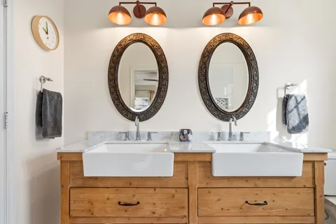 $850,000 | 2931 East Martin Luther King Jr Boulevard, Austin, TX 78702