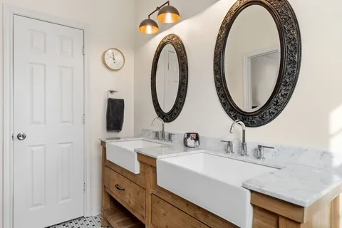 $850,000 | 2931 East Martin Luther King Jr Boulevard, Austin, TX 78702