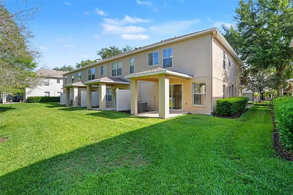 a view of a yard in front of house