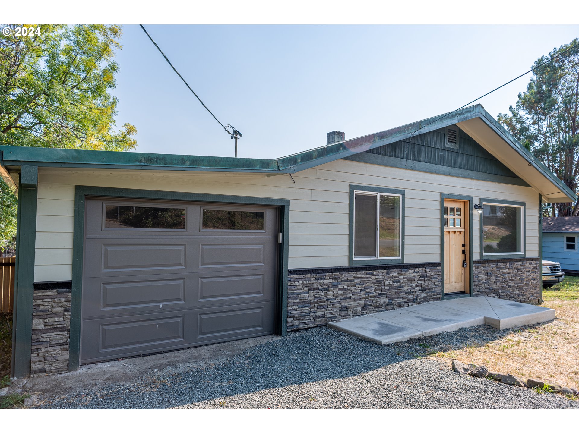 1534 Harris Street Myrtle Point, OR 97458 - Photo 2 of 46 Gallery Image 2