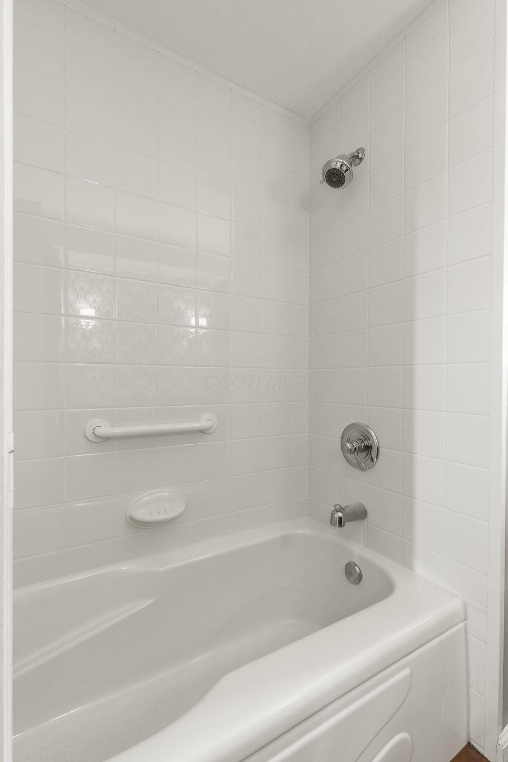 29614 Tarlton Adelphi Road Kingston, OH 45644 - Photo 17 of 60 Main level Bath