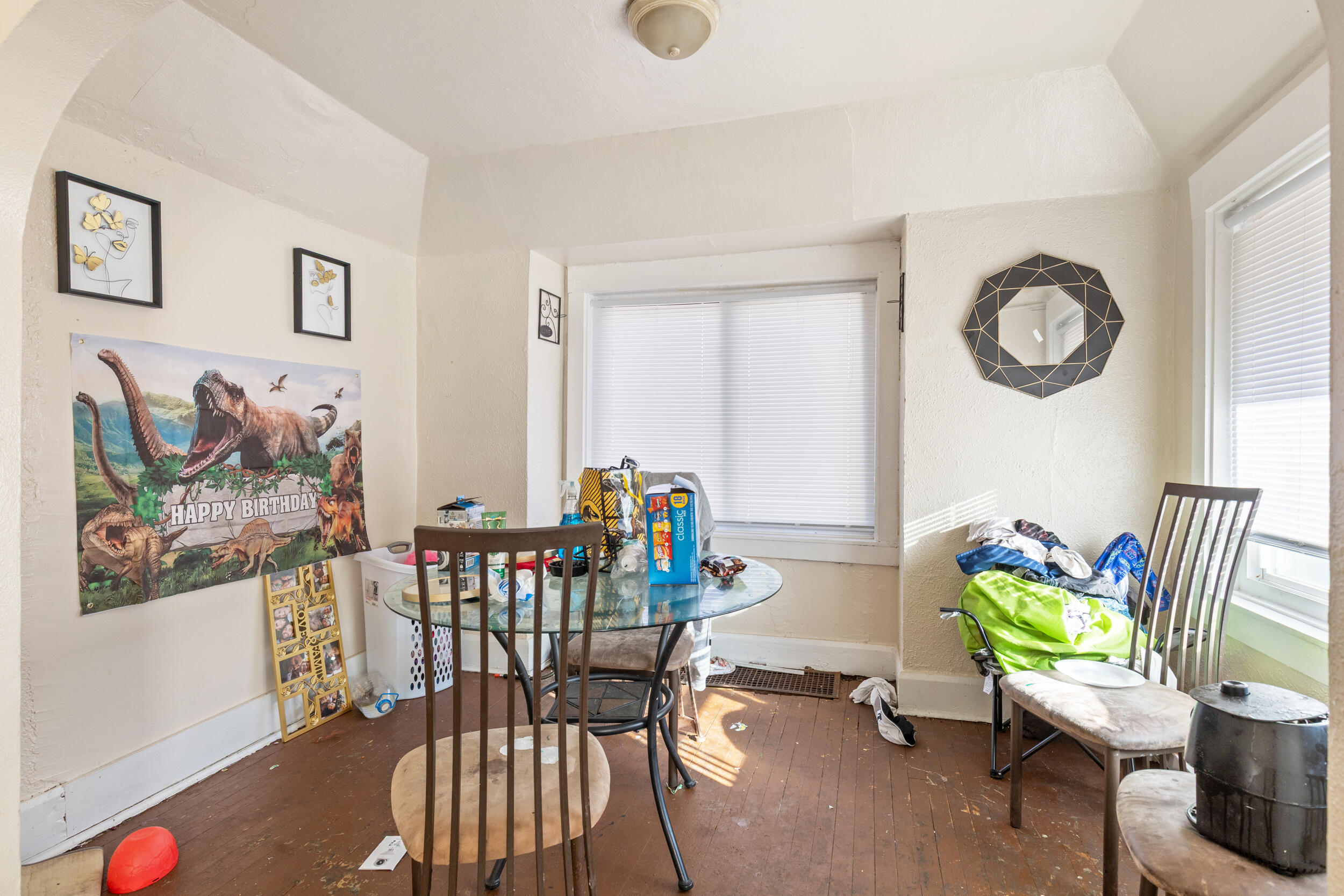 4200 West Bonny Place Milwaukee, WI 53216 - Photo 4 of 12 Dining area