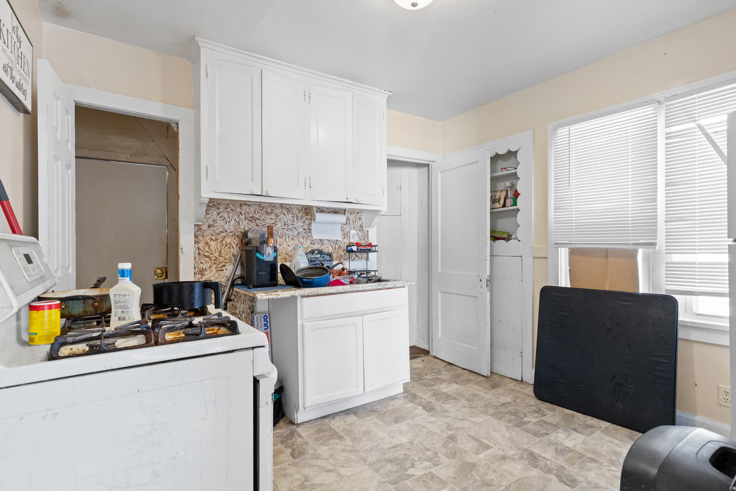 4200 West Bonny Place Milwaukee, WI 53216 - Photo 5 of 12 Ktichen