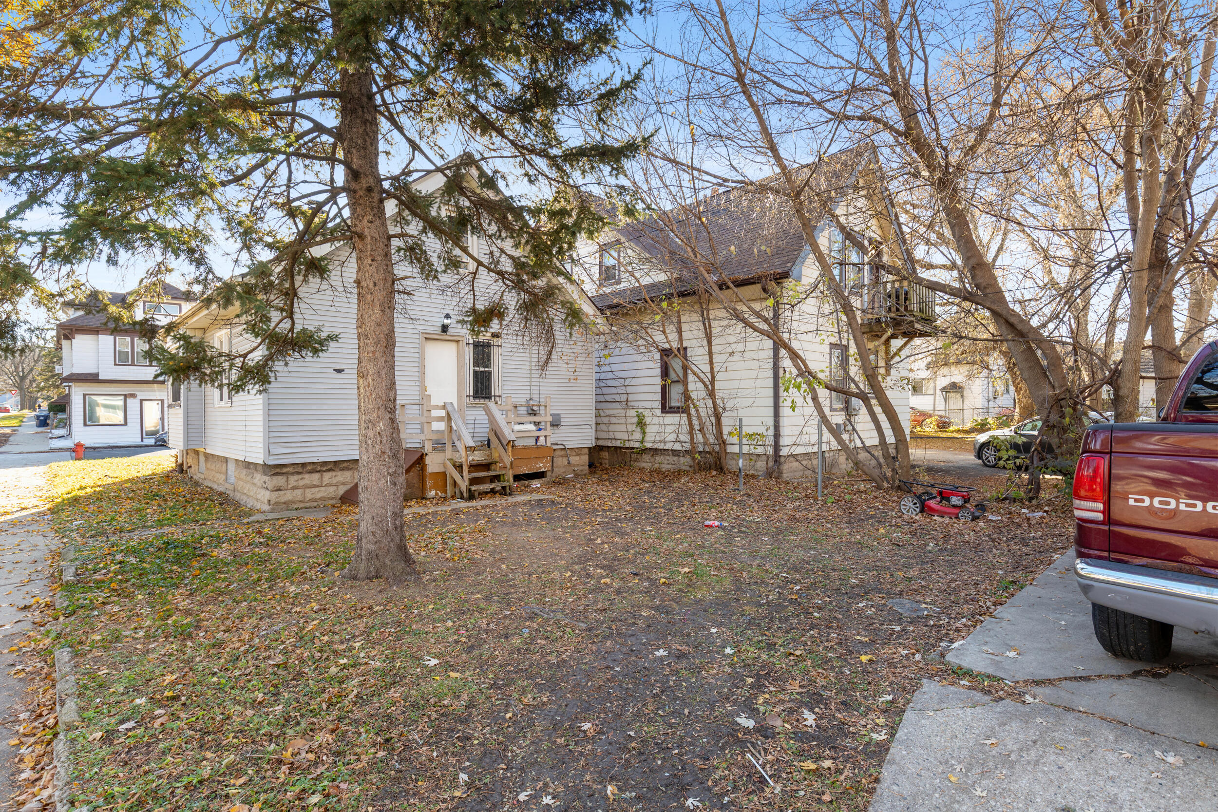 4200 West Bonny Place Milwaukee, WI 53216 - Photo 10 of 12 Backyard