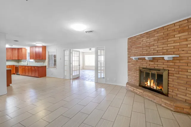 $3,200 | 5554 Beechnut Street, Houston, TX 77096