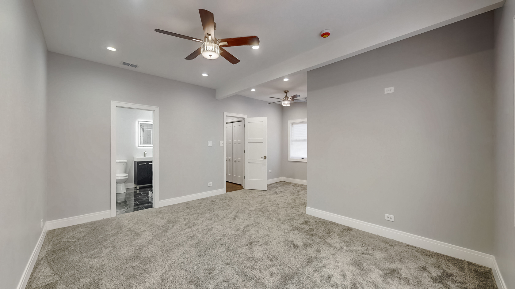 2347 Walnut Street Blue Island, IL 60406 - Photo 11 of 20 a view of a livingroom with a ceiling fan