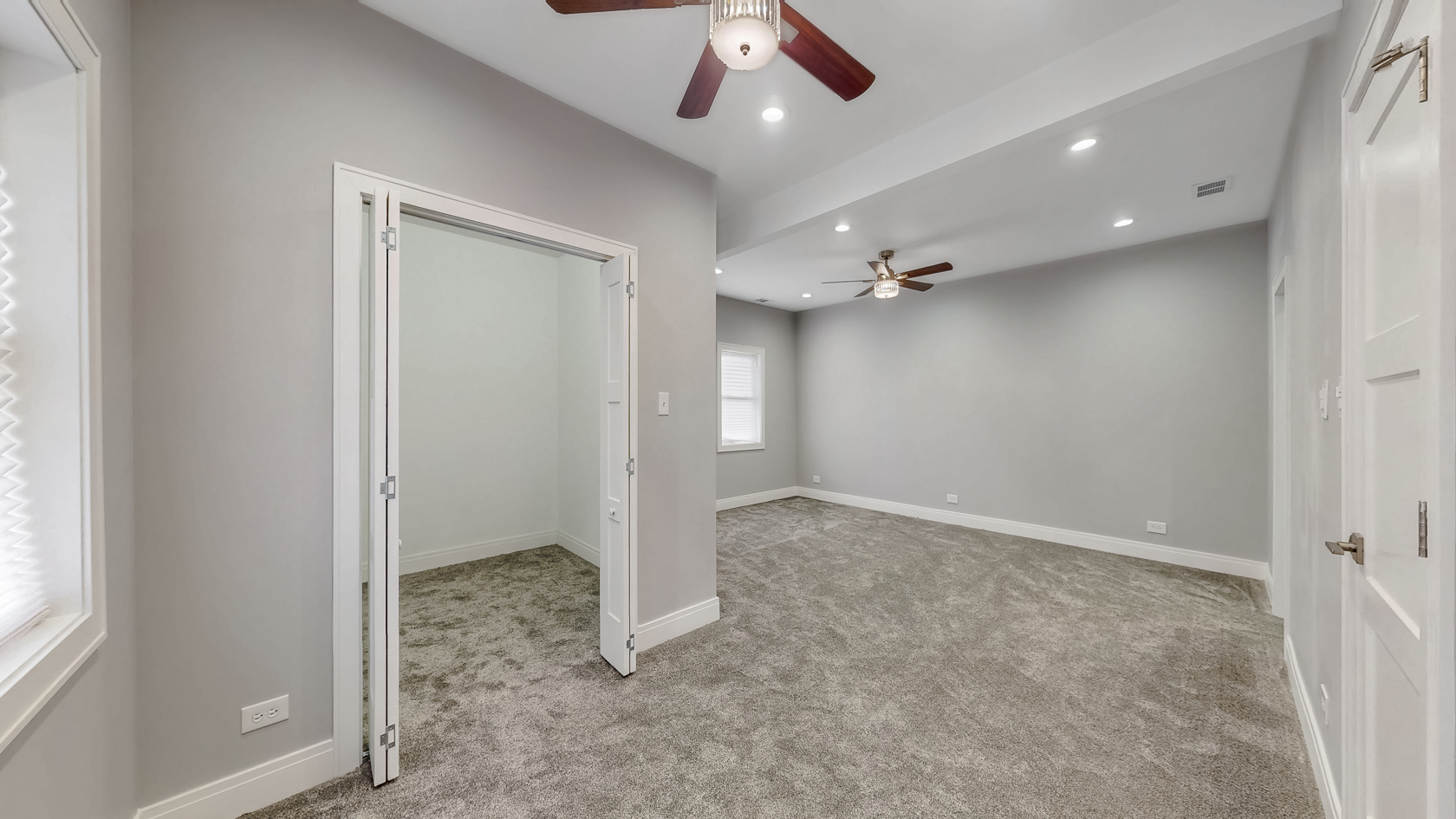 2347 Walnut Street Blue Island, IL 60406 - Photo 12 of 20 an empty room with a empty space and windows