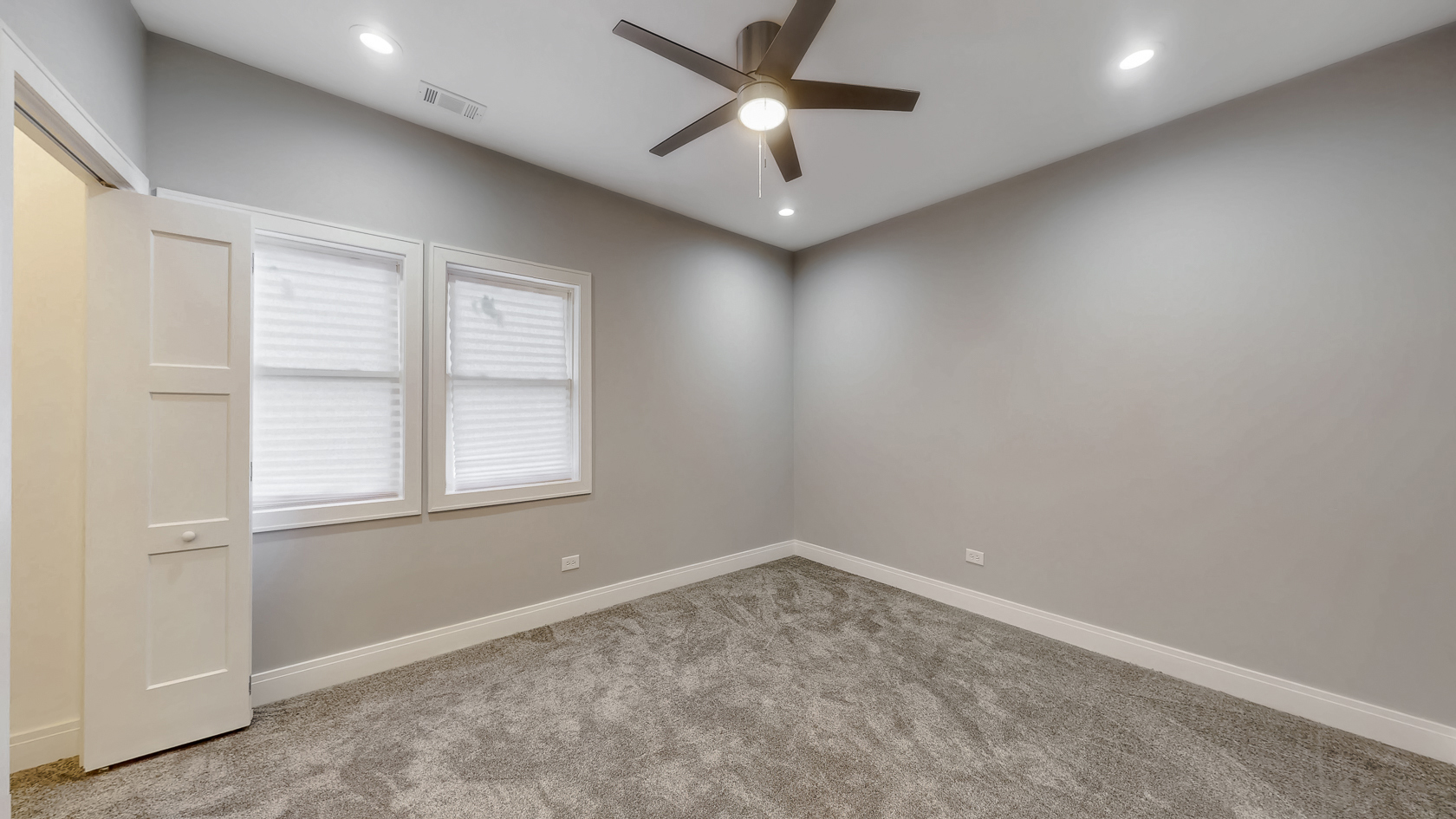 2347 Walnut Street Blue Island, IL 60406 - Photo 14 of 20 an empty room with a window
