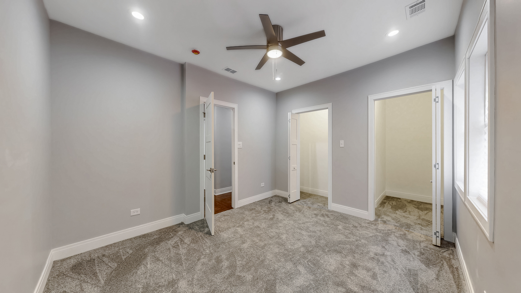 2347 Walnut Street Blue Island, IL 60406 - Photo 10 of 20 en view of an empty room