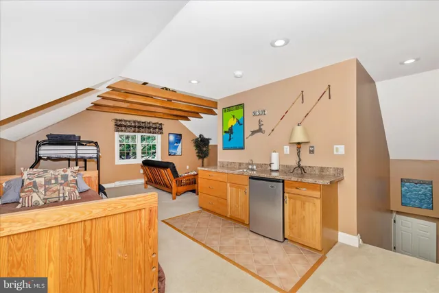 a view of a yard with entertaining space