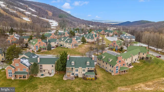 $379,900 | 13856 Pond View Lane, Mercersburg, PA 17236