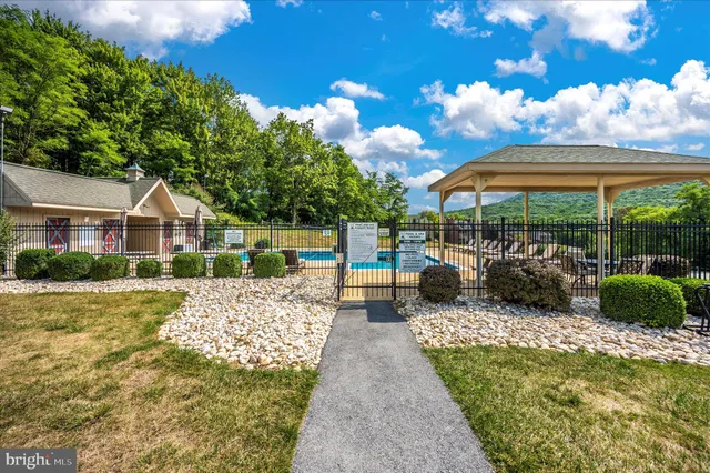 $379,900 | 13856 Pond View Lane, Mercersburg, PA 17236