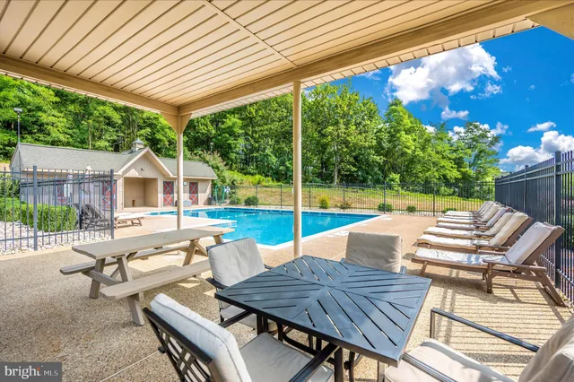 $379,900 | 13856 Pond View Lane, Mercersburg, PA 17236