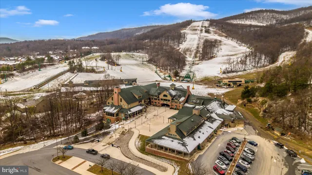 $379,900 | 13856 Pond View Lane, Mercersburg, PA 17236