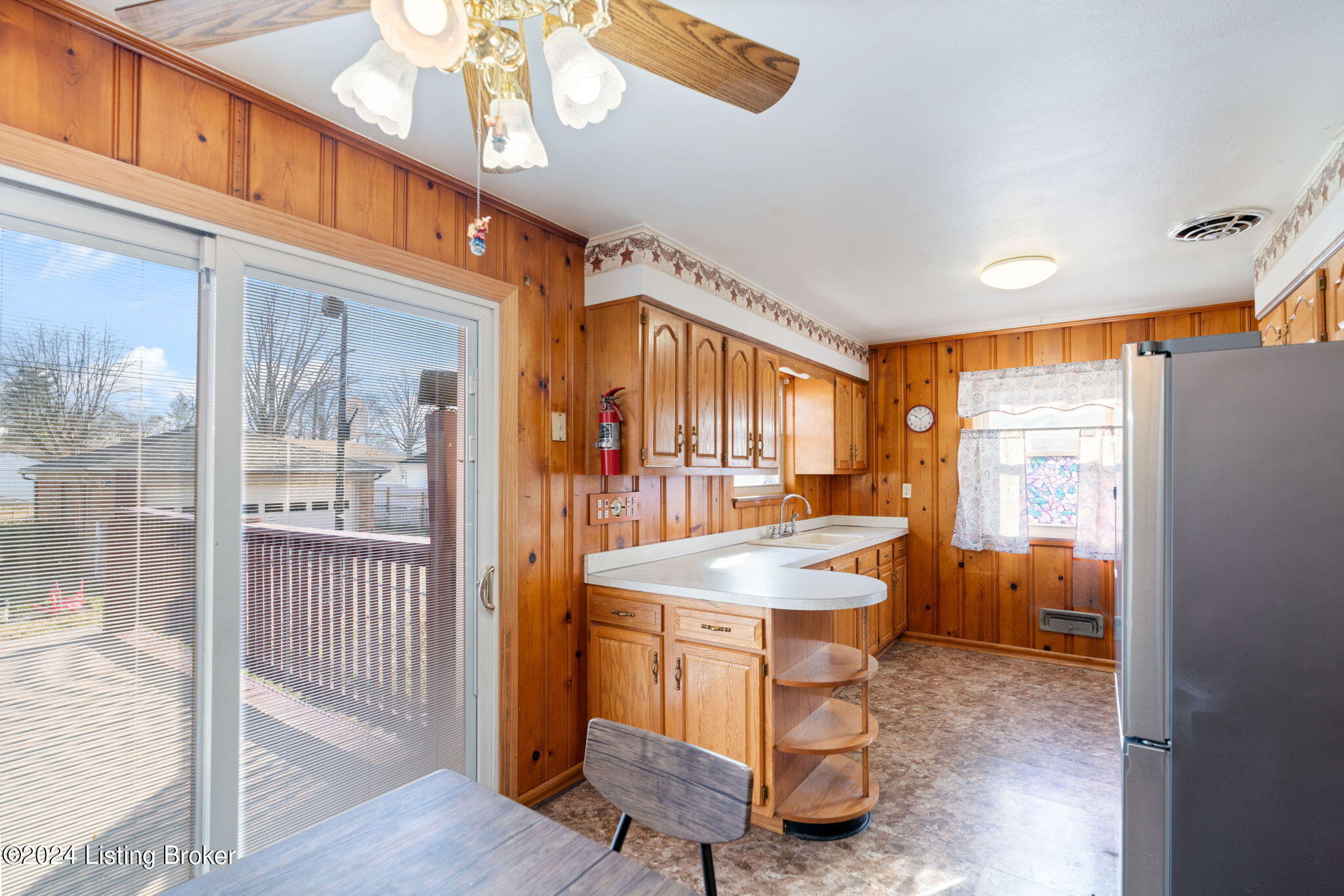 8205 Smithton Road Louisville, KY 40219 - Photo 18 of 50 8205 Smithton Rd-26
