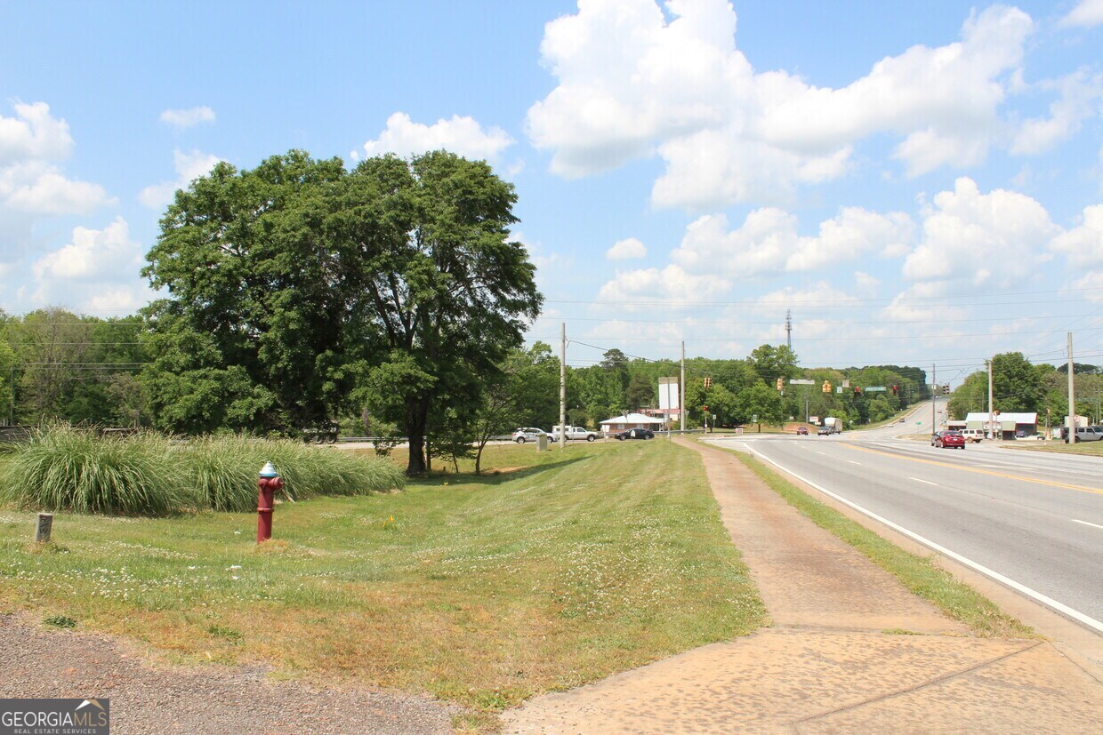 5246 Highway 441 Nicholson, GA 30565 - Photo 13 of 31