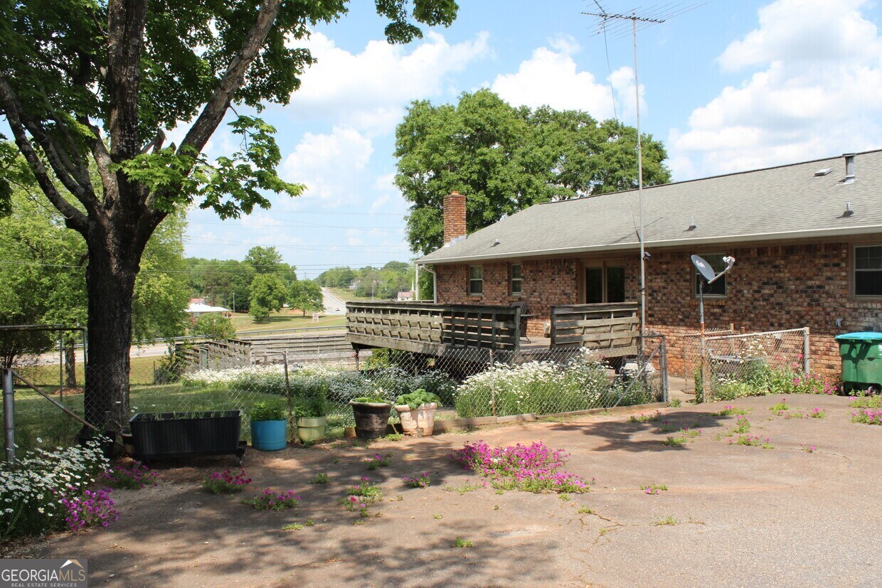 5246 Highway 441 Nicholson, GA 30565 - Photo 30 of 31