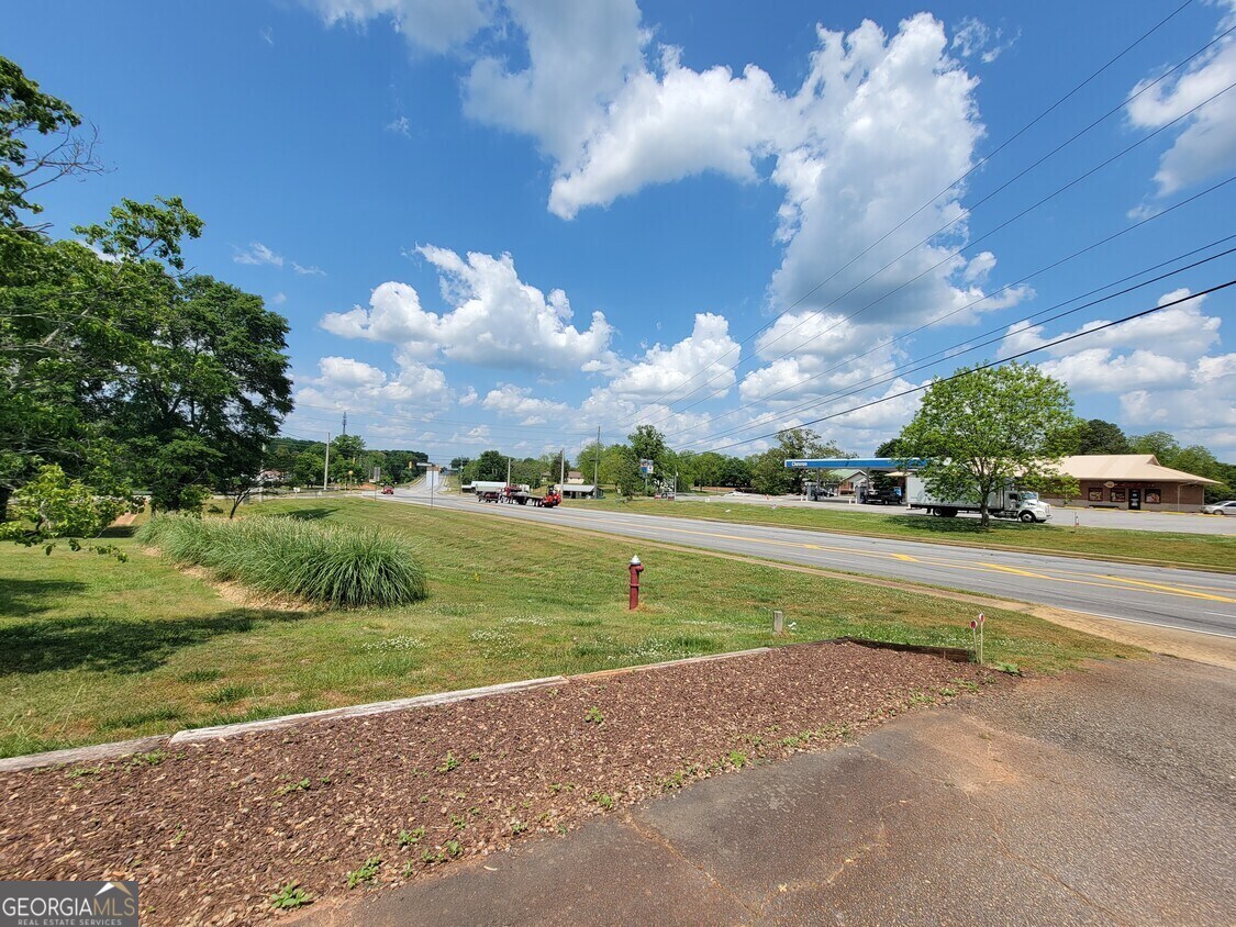 5246 Highway 441 Nicholson, GA 30565 - Photo 8 of 31