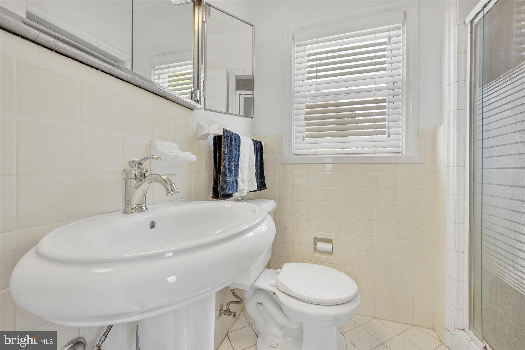 12 Henley Road Wynnewood, PA 19096 - Photo 21 of 32 Main Bedroom Bath