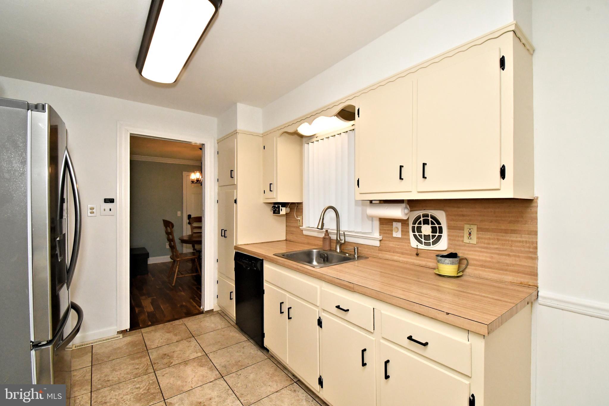 5 Royal Oak Road Lawrence Township, NJ 08648 - Photo 11 of 53