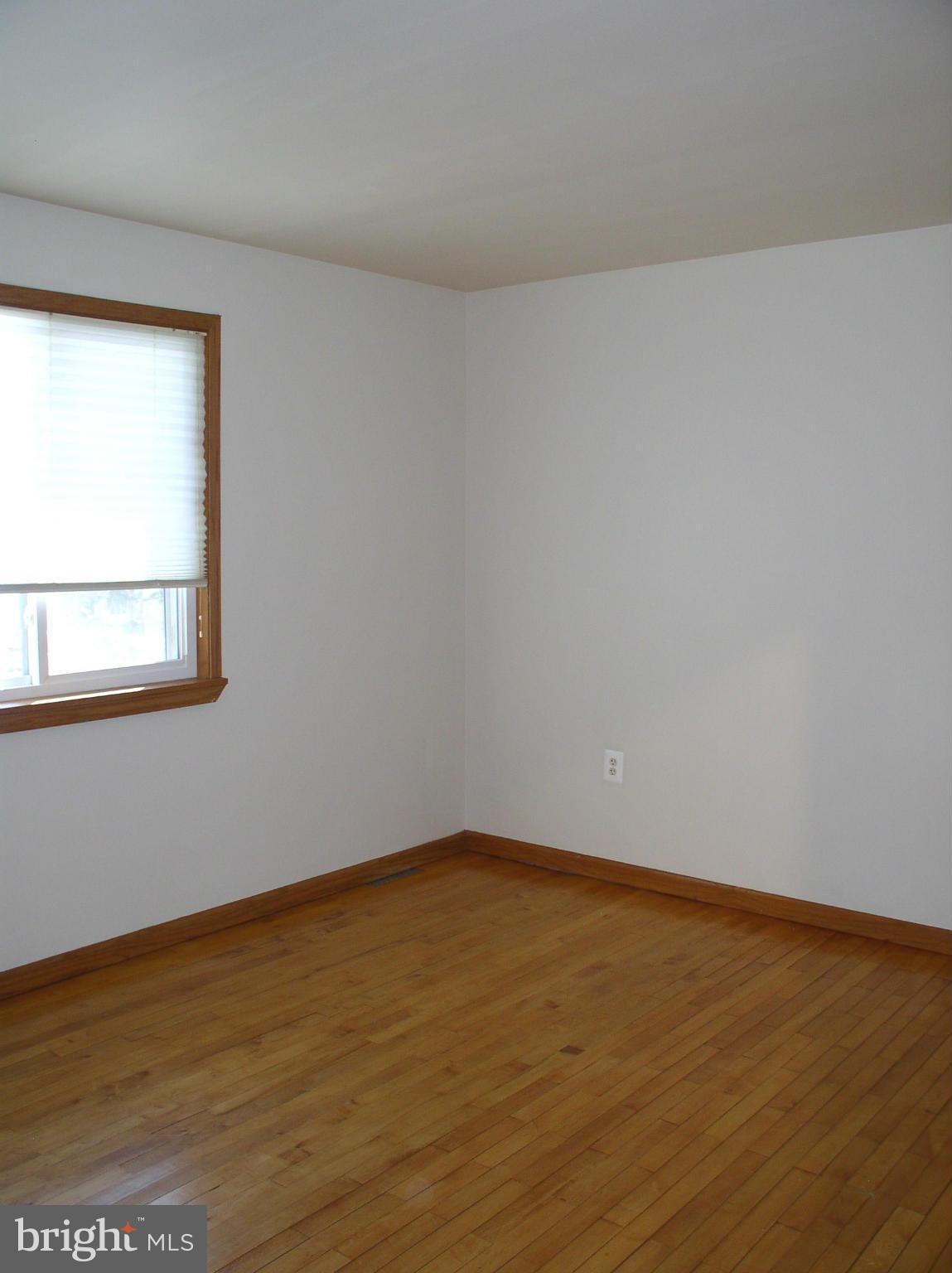 11577 Embers Court Reston, VA 20191 - Photo 15 of 27 Bedroom