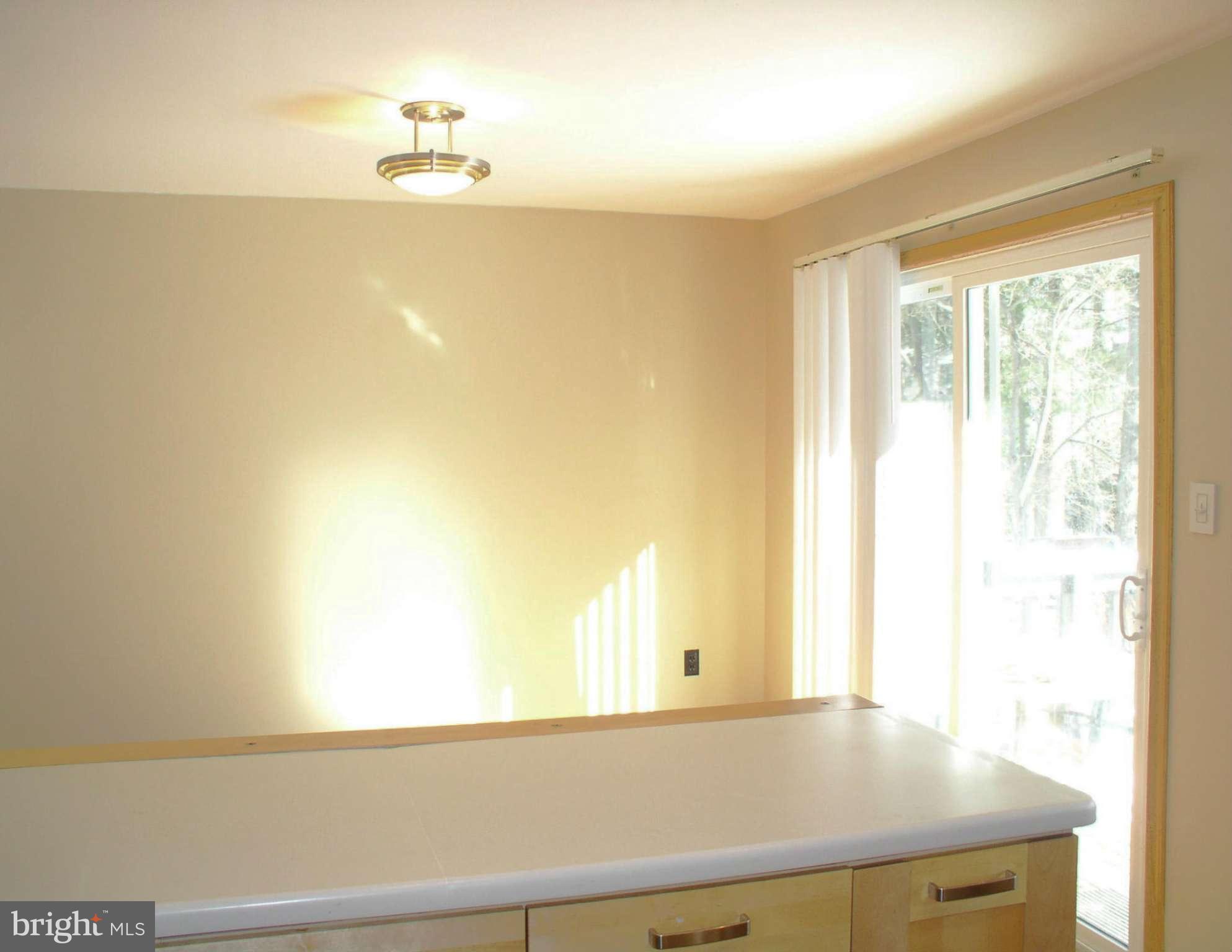 11577 Embers Court Reston, VA 20191 - Photo 10 of 27 Kitchen