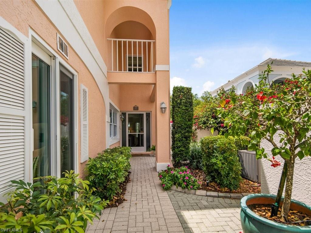 818 Rue Deville, Unit 30 Naples, FL 34108 - Photo 4 of 33 Gallery Image 4