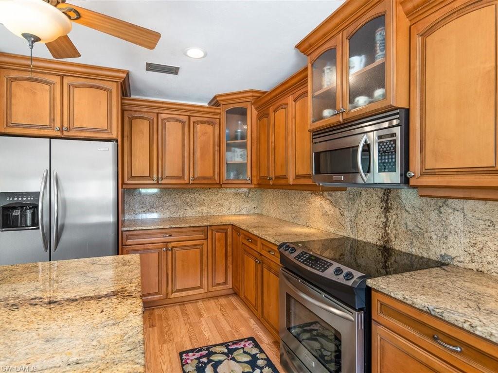 818 Rue Deville, Unit 30 Naples, FL 34108 - Photo 10 of 33 Gallery Image 10