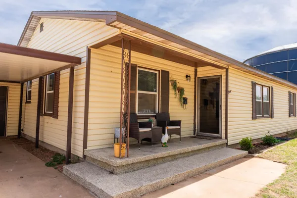 $265,000 | 203 Southwest 14th Street, Seminole, TX 79360