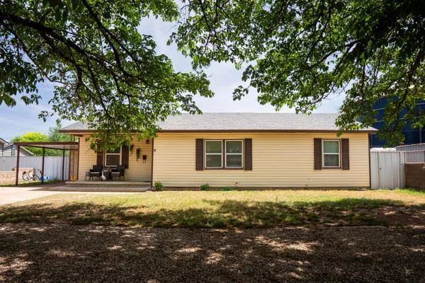 $265,000 | 203 Southwest 14th Street, Seminole, TX 79360