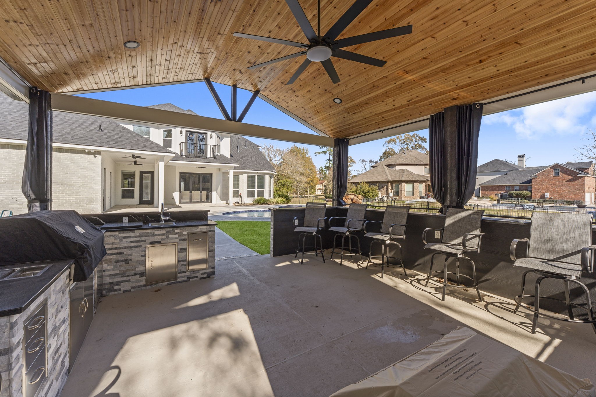 4430 Chateau Creek Way Spring, TX 77386 - Photo 42 of 46 a living room filled with furniture