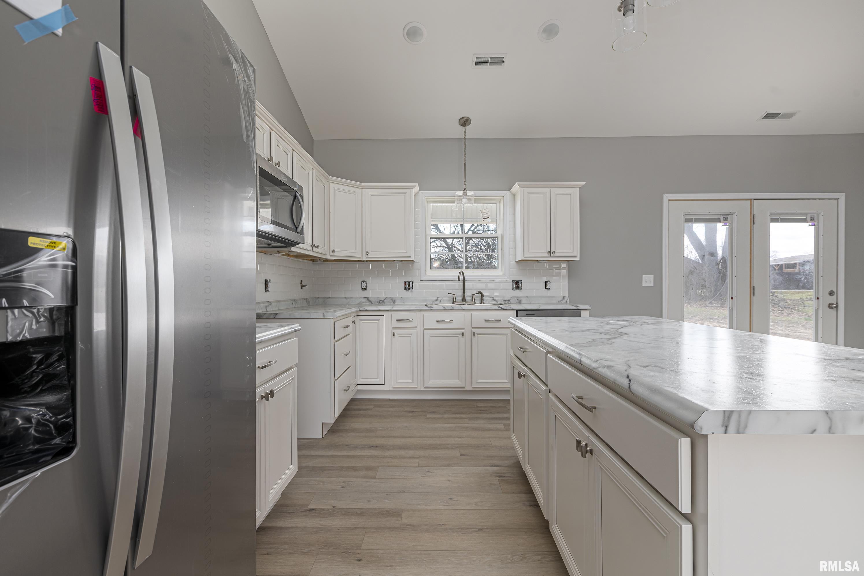 405 East Reeves Street Marion, IL 62959 - Photo 7 of 29 Gallery Image 7