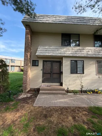 $235,000 | 21 Mountain Laurel Court, Unit 21, Cromwell, CT 06416