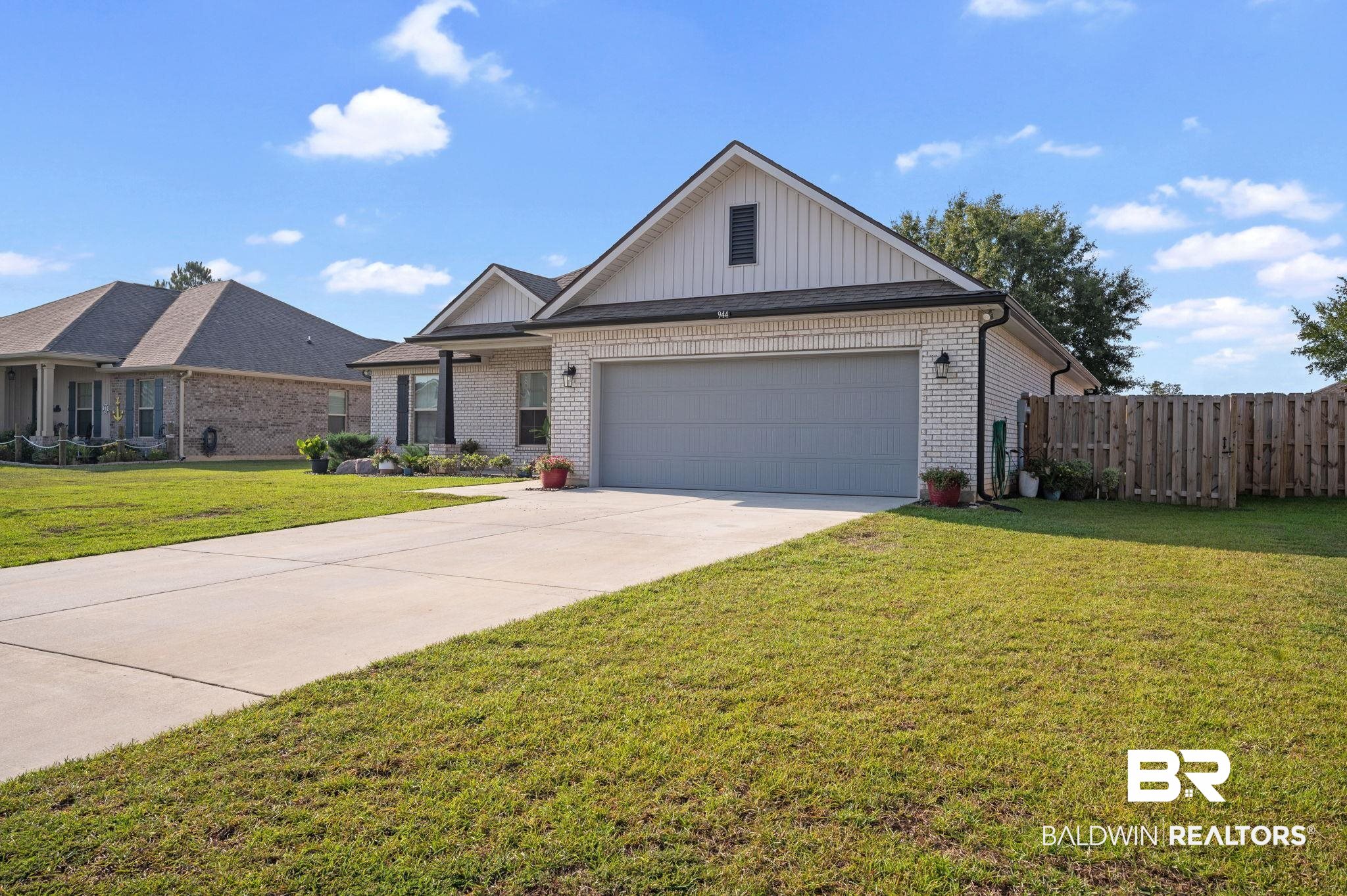 944 Dalton Circle Foley, AL 36535 - Photo 2 of 41