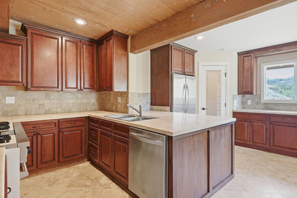 10222 Deseret Road Valley Center, CA 92082 - Photo 8 of 40