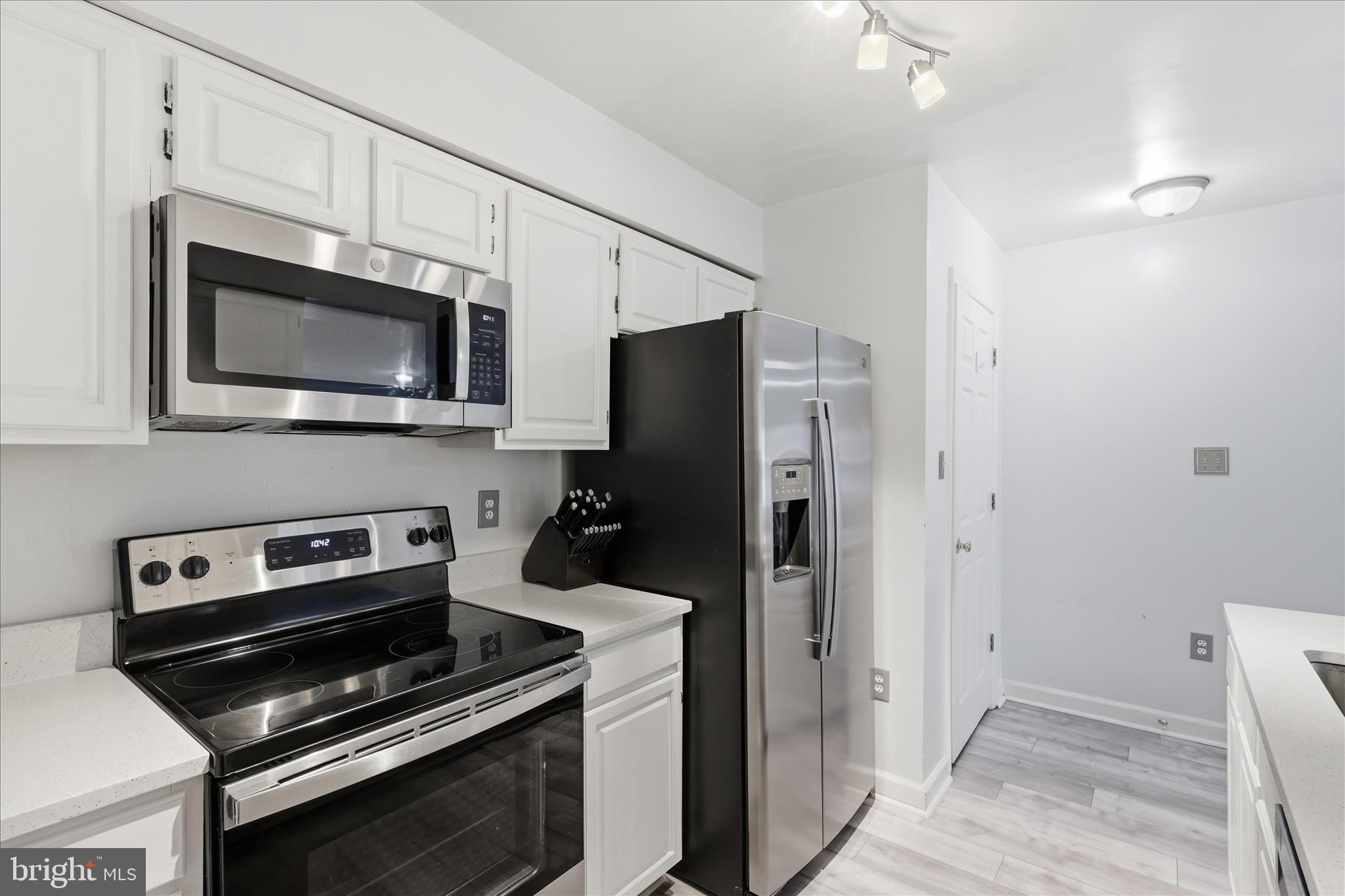 12108 Springwoods Drive Woodbridge, VA 22192 - Photo 12 of 50
