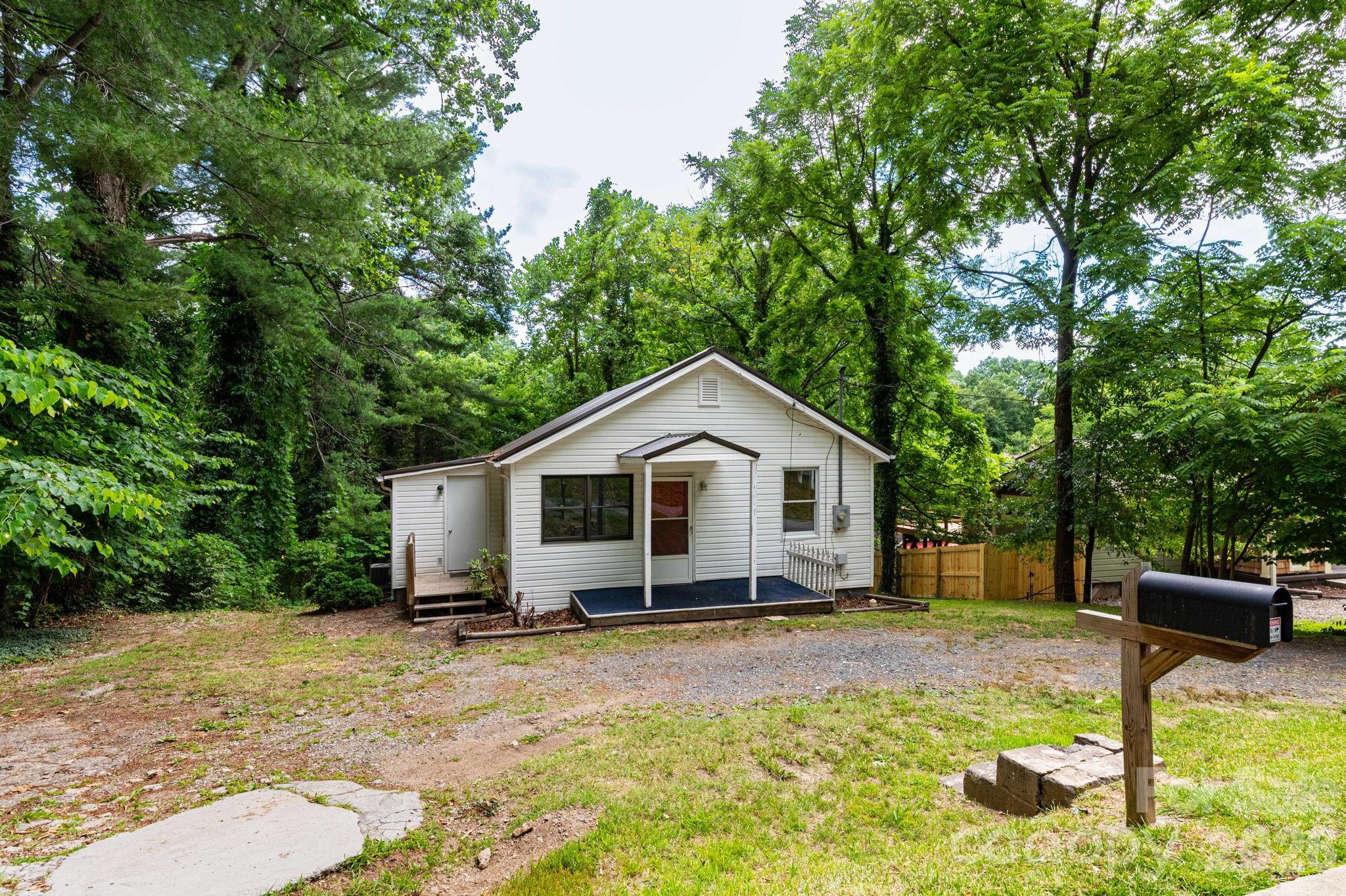 129 Shelburne Road Asheville, NC 28806 - Photo 25 of 26
