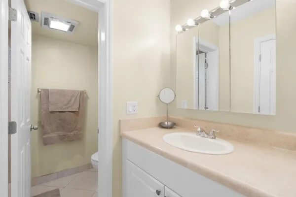 $1,700 | 1971 Southeast 5th Court, Unit 203, Pompano Beach, FL 33060