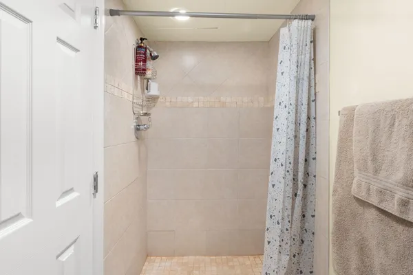 $1,700 | 1971 Southeast 5th Court, Unit 203, Pompano Beach, FL 33060