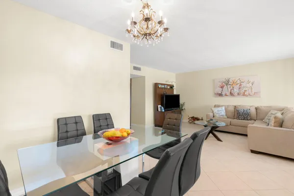 $1,700 | 1971 Southeast 5th Court, Unit 203, Pompano Beach, FL 33060